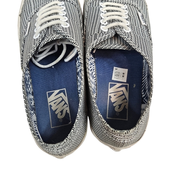 Vans Black & White Mixed Geo Authentic Slim Low Top Sneaker Size 9 Women 7.5 Men - Picture 8 of 16